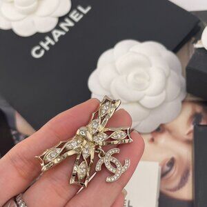CHANEL Brooch
